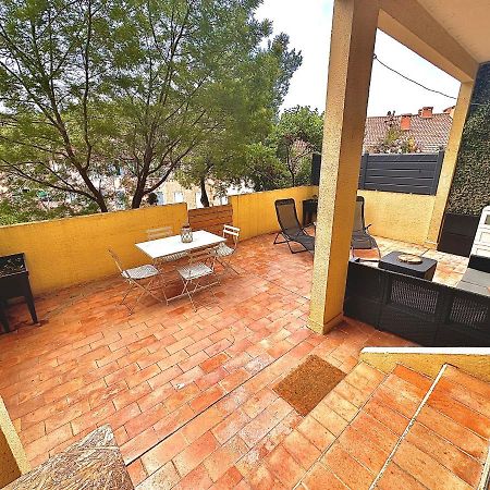 Appartement Proche Mer Avec Terrasse Et Jardin Privatif Йер Экстерьер фото