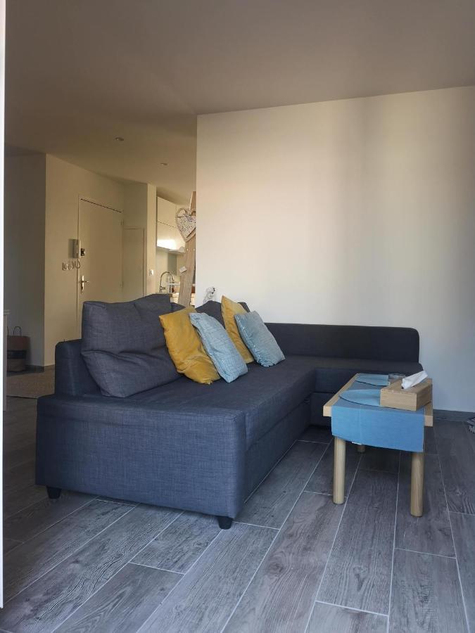 Appartement Proche Mer Avec Terrasse Et Jardin Privatif Йер Экстерьер фото