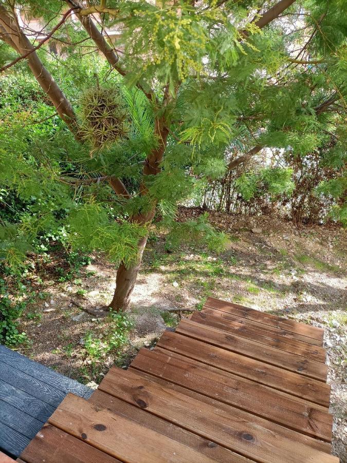 Appartement Proche Mer Avec Terrasse Et Jardin Privatif Йер Экстерьер фото