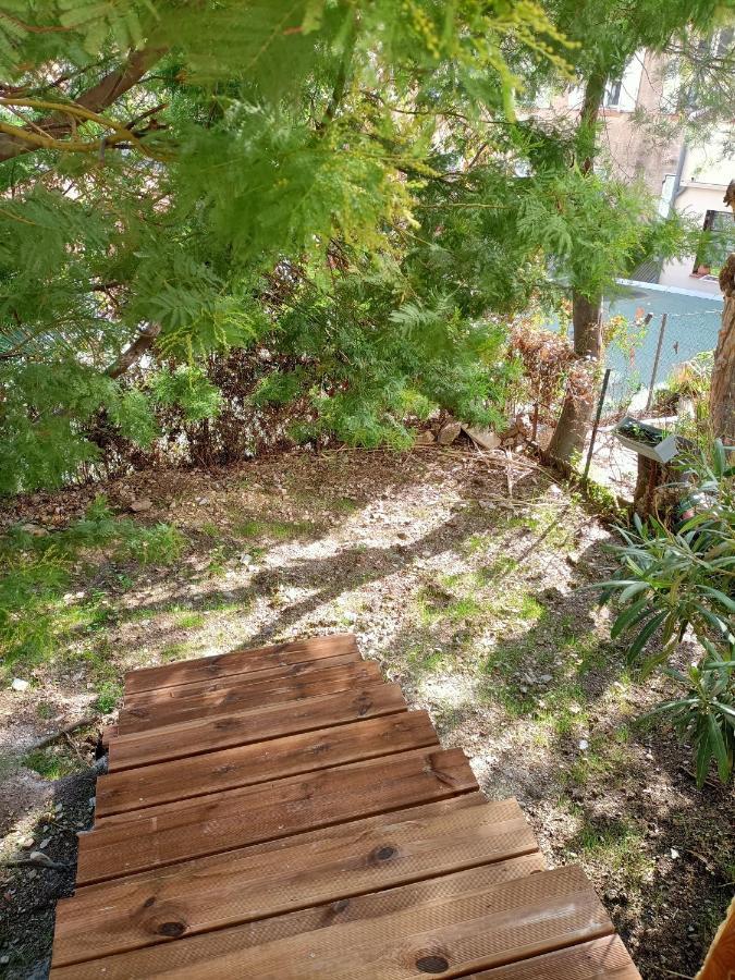 Appartement Proche Mer Avec Terrasse Et Jardin Privatif Йер Экстерьер фото