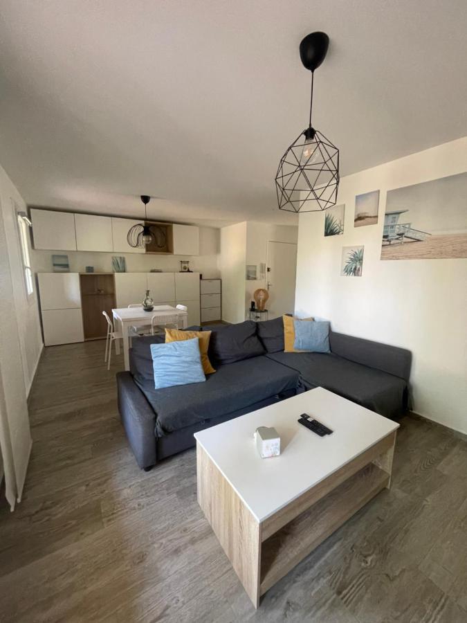 Appartement Proche Mer Avec Terrasse Et Jardin Privatif Йер Экстерьер фото