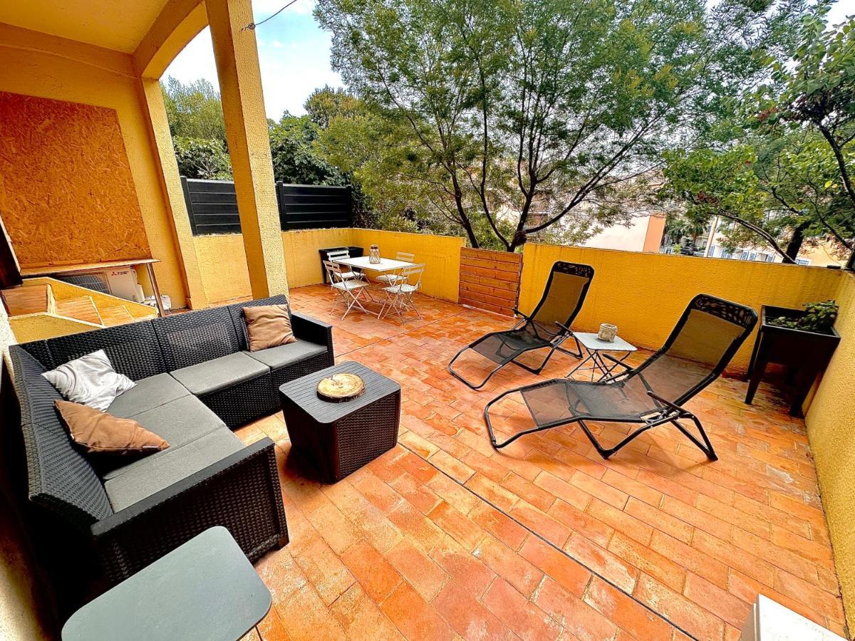 Appartement Proche Mer Avec Terrasse Et Jardin Privatif Йер Экстерьер фото